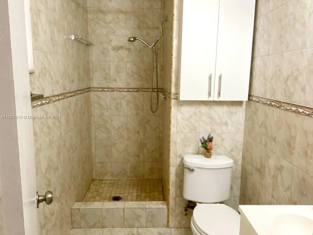 1031 NW 26th St # 0, Miami FL 33127