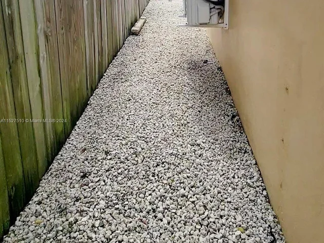 1031 NW 26th St # 0, Miami FL 33127