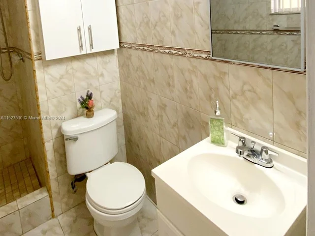 1031 NW 26th St # 0, Miami FL 33127