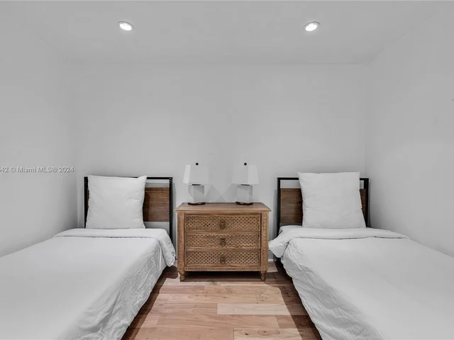 121 Crandon Blvd # 249, Key Biscayne FL 33149