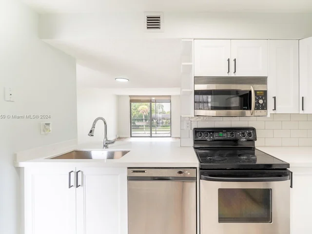 14180 SW 84th St # G, Miami FL 33183