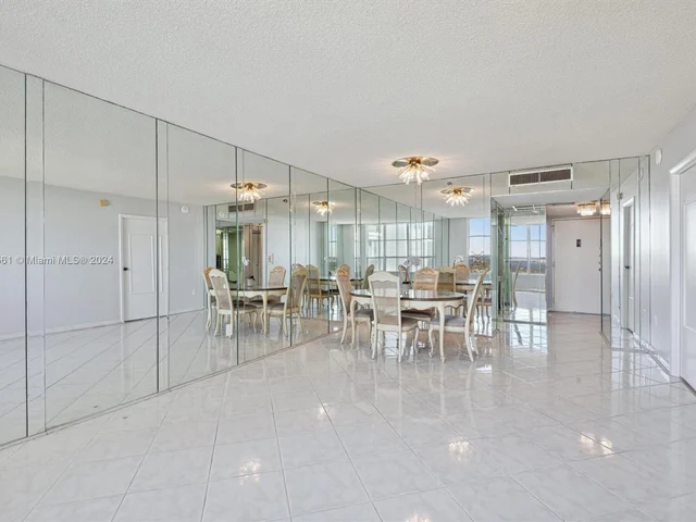 4101 Pine Tree Dr # 1407, Miami Beach FL 33140