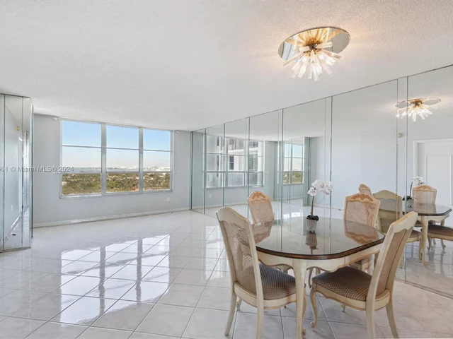 4101 Pine Tree Dr # 1407, Miami Beach FL 33140