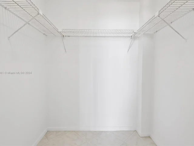 4101 Pine Tree Dr # 1407, Miami Beach FL 33140