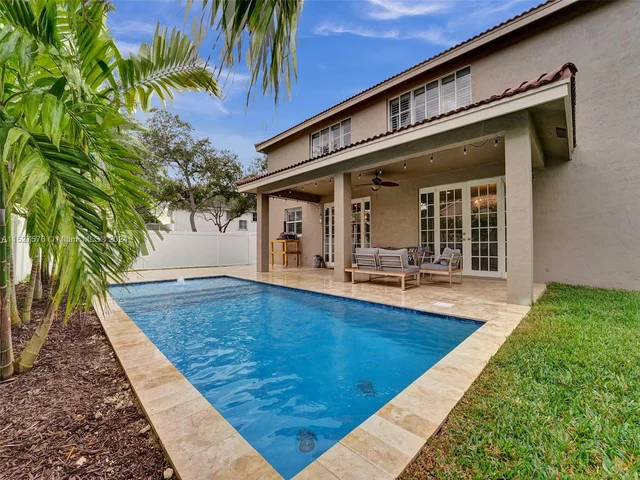 940 Crestview Cir, Weston FL 33327