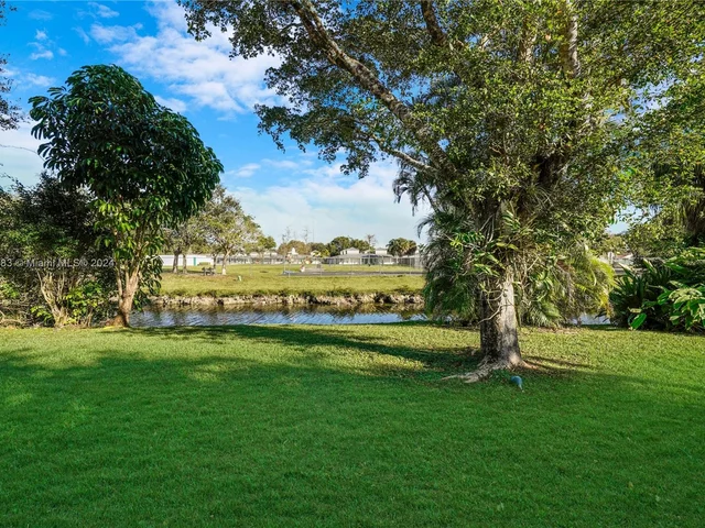 5633 NW 86th Ave, Coral Springs FL 33067