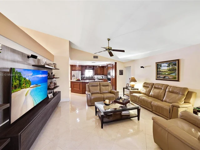 5633 NW 86th Ave, Coral Springs FL 33067