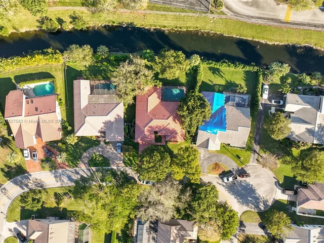 5633 NW 86th Ave, Coral Springs FL 33067