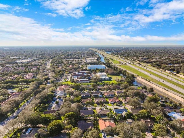 5633 NW 86th Ave, Coral Springs FL 33067