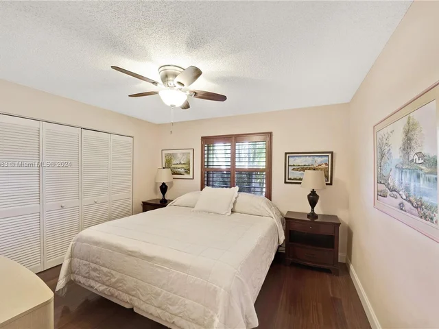 5633 NW 86th Ave, Coral Springs FL 33067