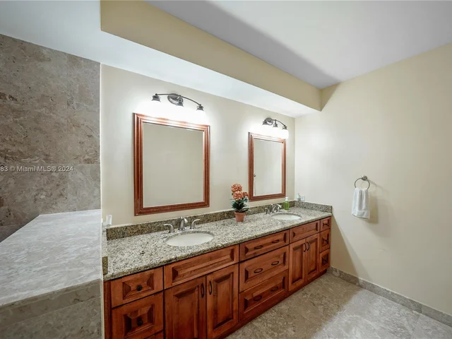 5633 NW 86th Ave, Coral Springs FL 33067