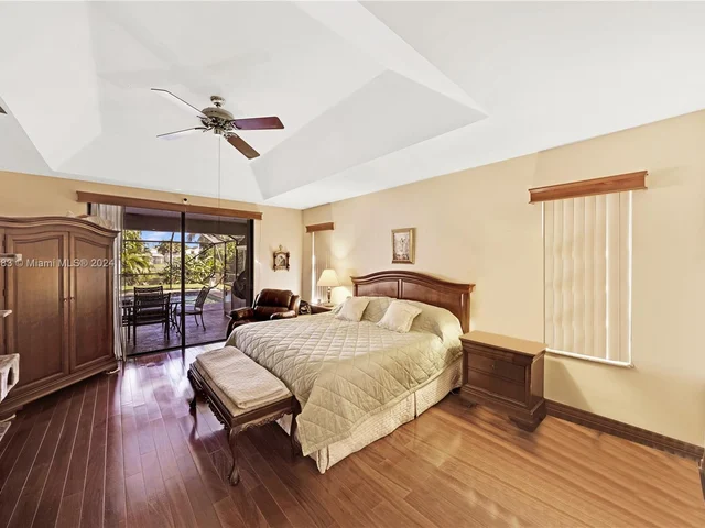 5633 NW 86th Ave, Coral Springs FL 33067