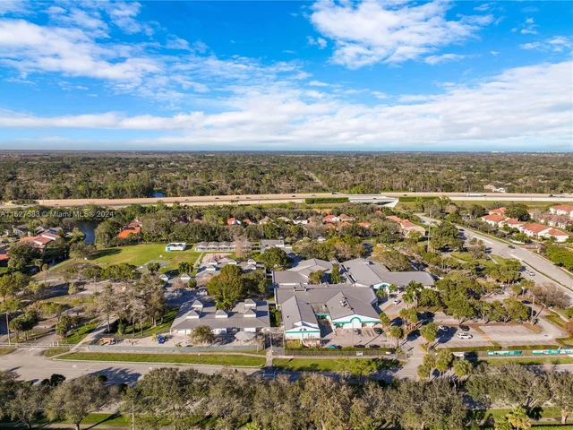 5633 NW 86th Ave, Coral Springs FL 33067