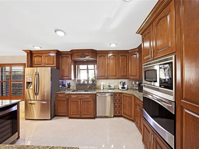 5633 NW 86th Ave, Coral Springs FL 33067