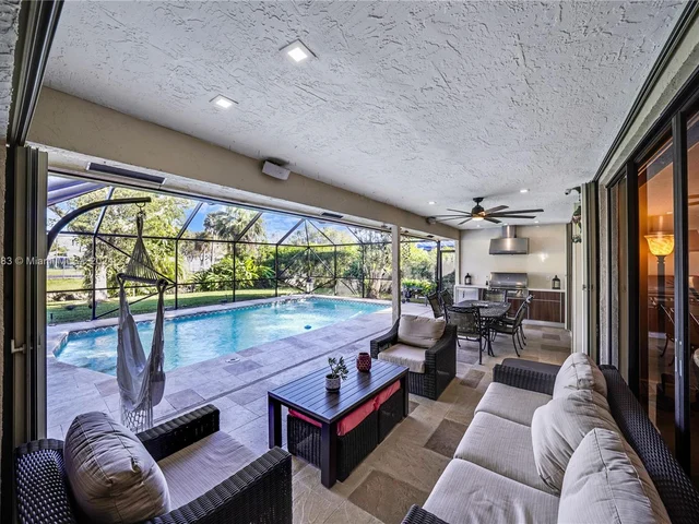 5633 NW 86th Ave, Coral Springs FL 33067