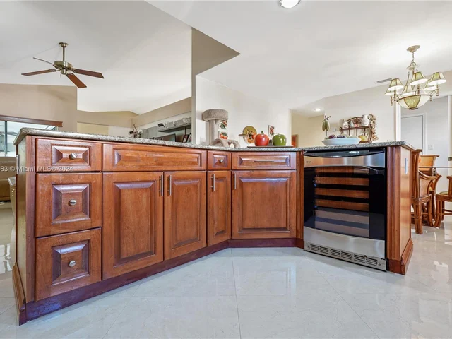 5633 NW 86th Ave, Coral Springs FL 33067