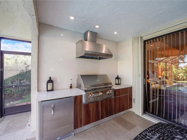 5633 NW 86th Ave, Coral Springs FL 33067