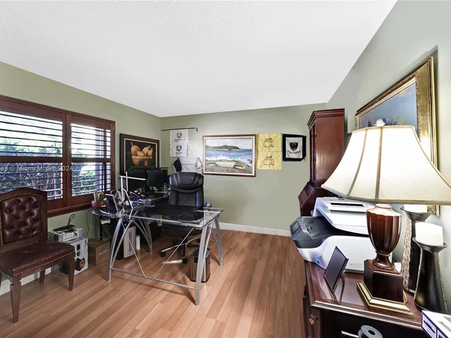 5633 NW 86th Ave, Coral Springs FL 33067