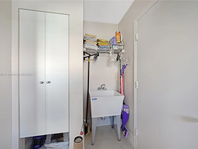 5633 NW 86th Ave, Coral Springs FL 33067