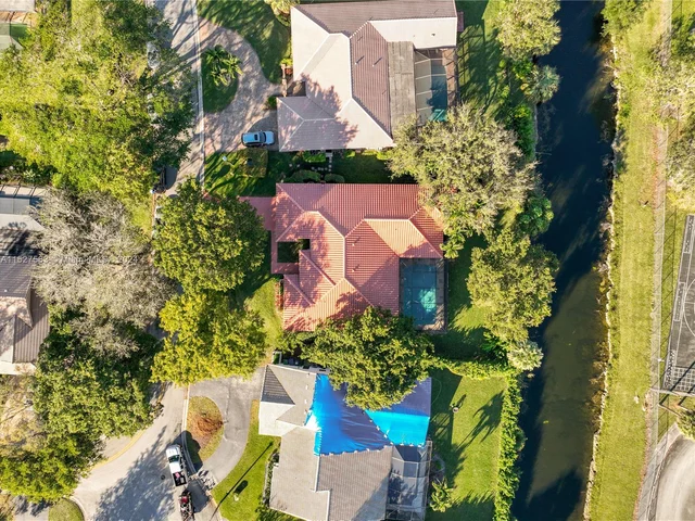 5633 NW 86th Ave, Coral Springs FL 33067