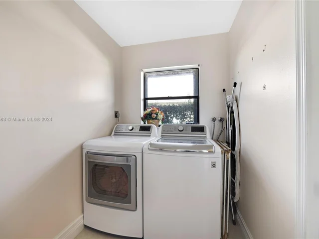 5633 NW 86th Ave, Coral Springs FL 33067