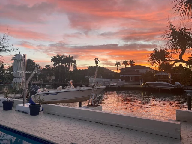 3485 N Meridian Ave, Miami Beach FL 33140