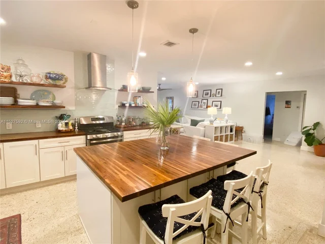 3485 N Meridian Ave, Miami Beach FL 33140