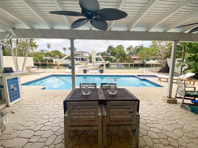 3485 N Meridian Ave, Miami Beach FL 33140