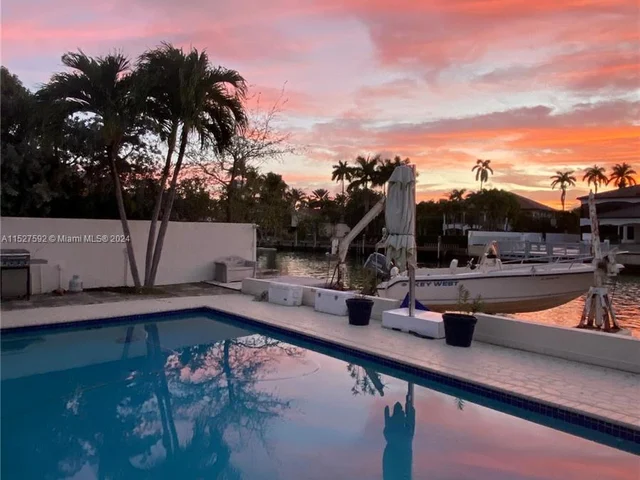 3485 N Meridian Ave, Miami Beach FL 33140