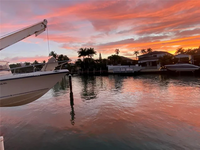 3485 N Meridian Ave, Miami Beach FL 33140