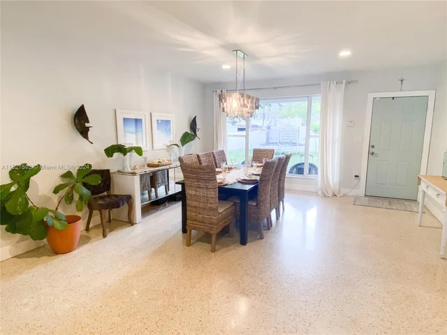 3485 N Meridian Ave, Miami Beach FL 33140