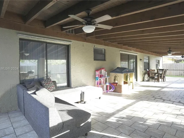 1660 N Audubon Dr, Homestead FL 33035