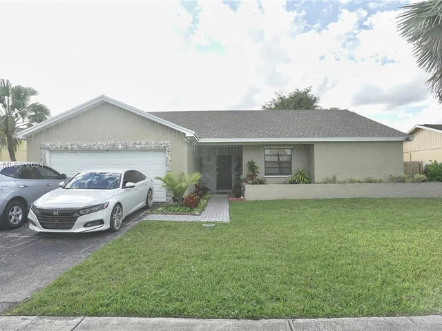 1660 N Audubon Dr, Homestead FL 33035