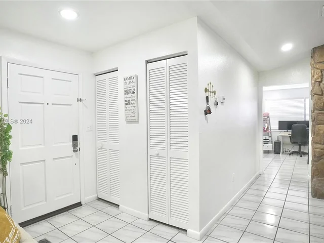 1660 N Audubon Dr, Homestead FL 33035