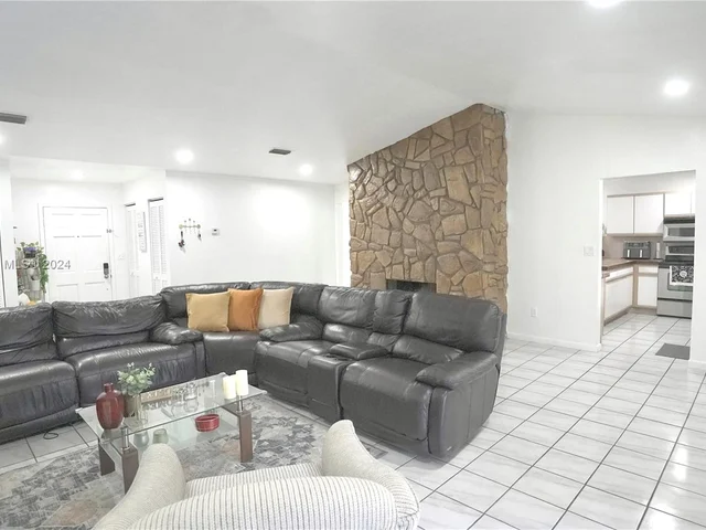 1660 N Audubon Dr, Homestead FL 33035