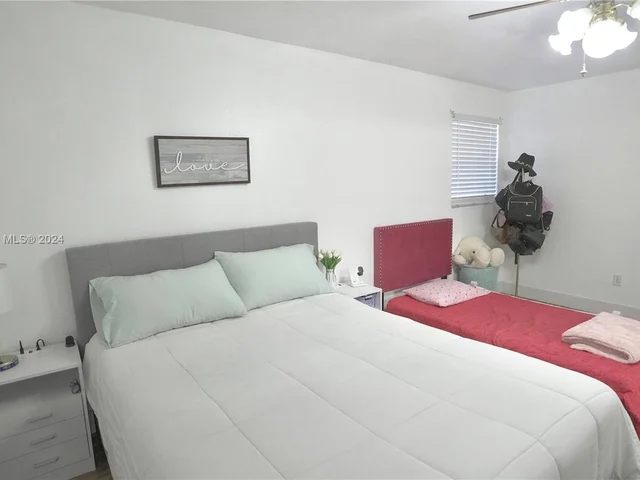 1660 N Audubon Dr, Homestead FL 33035