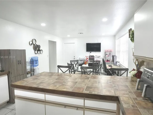 1660 N Audubon Dr, Homestead FL 33035