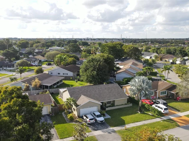 1660 N Audubon Dr, Homestead FL 33035