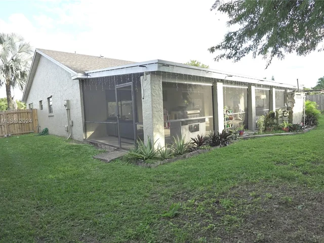 1660 N Audubon Dr, Homestead FL 33035