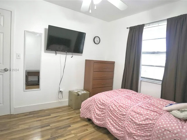 1660 N Audubon Dr, Homestead FL 33035