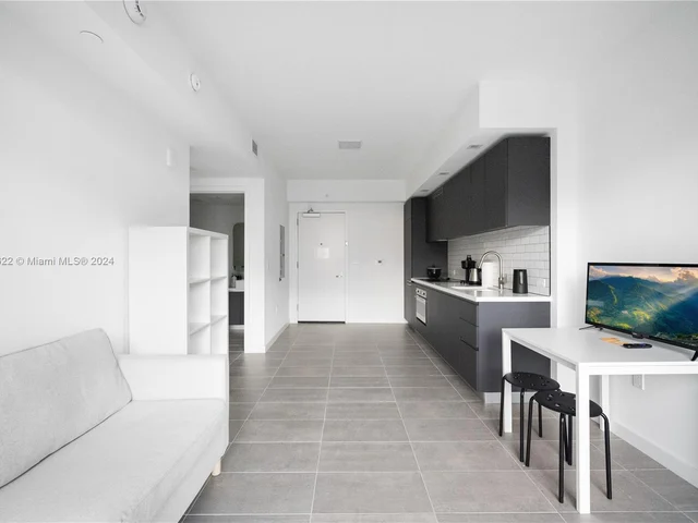 227 NE 2nd St # 2405, Miami FL 33132