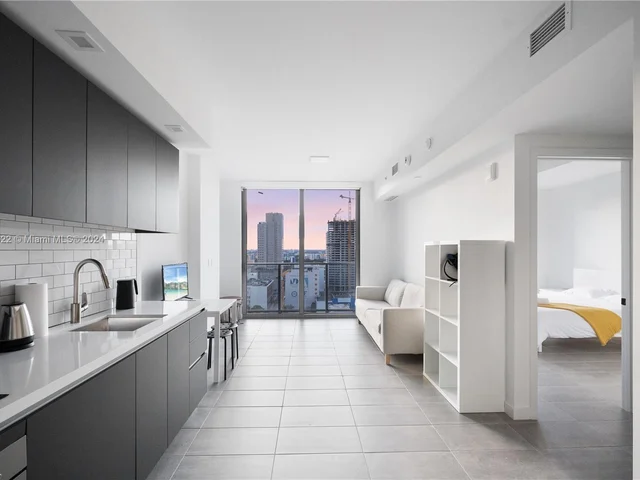 227 NE 2nd St # 2405, Miami FL 33132