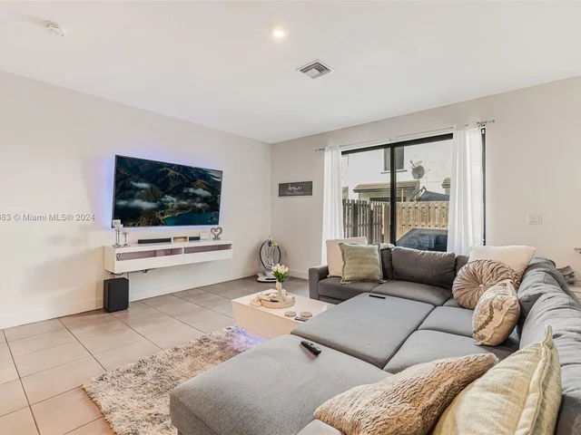 10835 SW 235th Ln, Homestead FL 33032