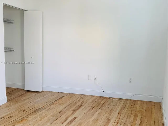 2840 Pine Tree Dr # 10, Miami Beach FL 33140