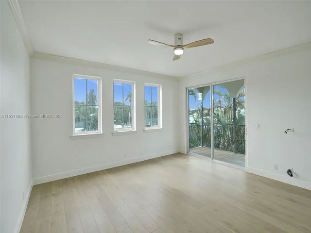 2736 NE 14th St # 1, Fort Lauderdale FL 33304