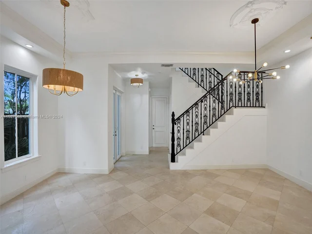 2736 NE 14th St # 1, Fort Lauderdale FL 33304