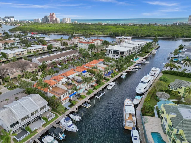 2736 NE 14th St # 1, Fort Lauderdale FL 33304