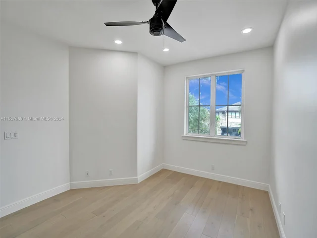 2736 NE 14th St # 1, Fort Lauderdale FL 33304