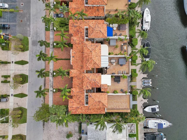 2736 NE 14th St # 1, Fort Lauderdale FL 33304