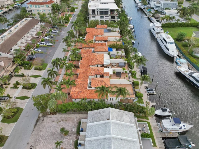 2736 NE 14th St # 1, Fort Lauderdale FL 33304